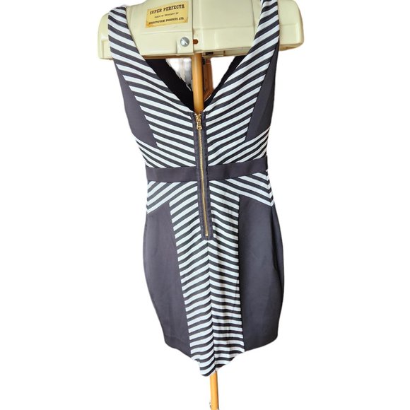 Guess black and white striped bodycon dress - Picture 2 of 4